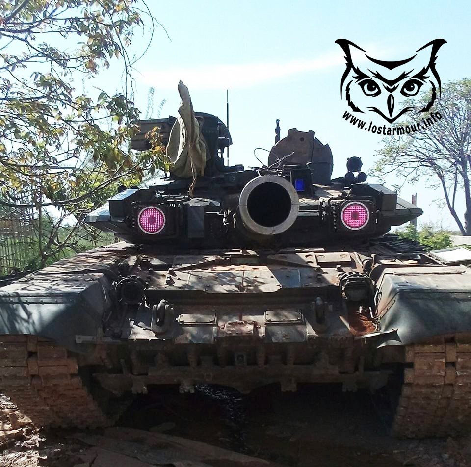 T90坦克去掉反应装甲，技术解析与影响探讨，T90坦克反应装甲移除的技术解析与影响探讨