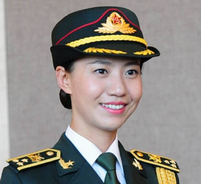 中国女兵正面照片，展现力量与荣耀的时代画卷，中国女兵的力量与荣耀，时代画卷中的飒爽英姿