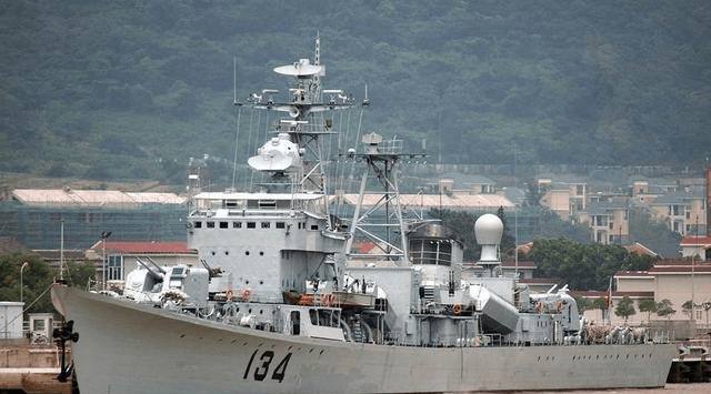 如何绘制051C型导弹驱逐舰的生动图像,绘制051C型导弹驱逐舰的生动图像指南