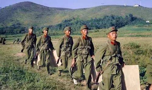 杨根思连队，军旅人生的典范，杨根思连队，军旅典范，英勇无畏的战士之家