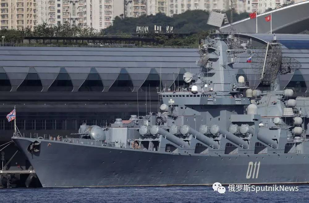 瓦良格号导弹巡洋舰发射，力量与威严的象征，瓦良格号导弹巡洋舰展现力量与威严，发射之际震撼亮相