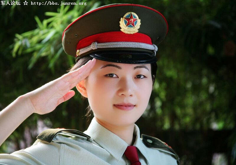 中国女兵最漂亮的照片高清——展现新时代巾帼英雄的风采，中国女兵最美丽瞬间，新时代巾帼英雄风采高清照片展示