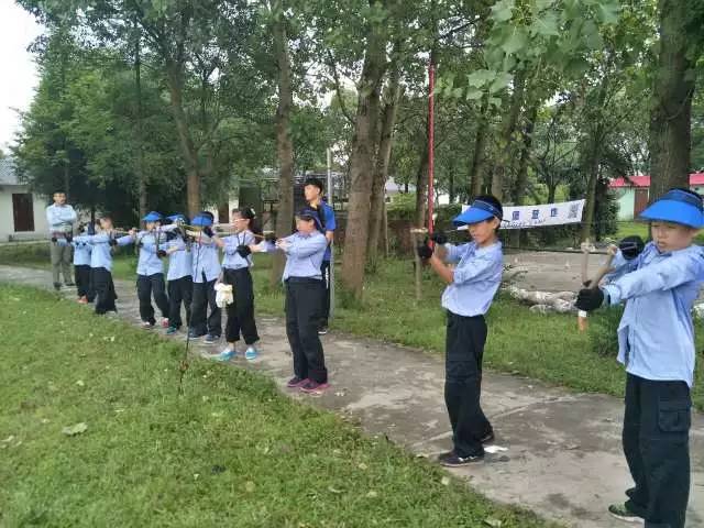 爱猎人学校，培养猎鹰勇士的摇篮，猎鹰勇士的摇篮，爱猎人学校成长记