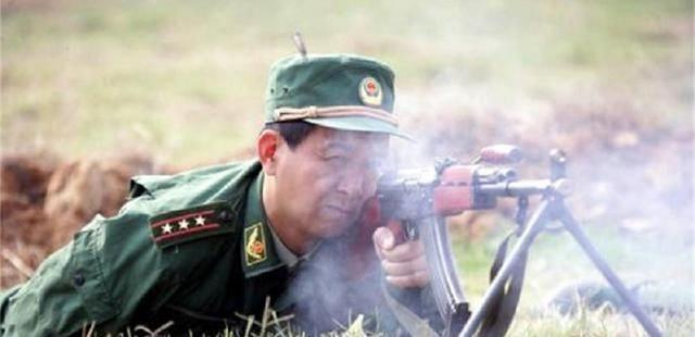 丁晓兵不再担任武警广西职务，回顾与前瞻，丁晓兵离任武警广西职务，回顾成就与展望未来