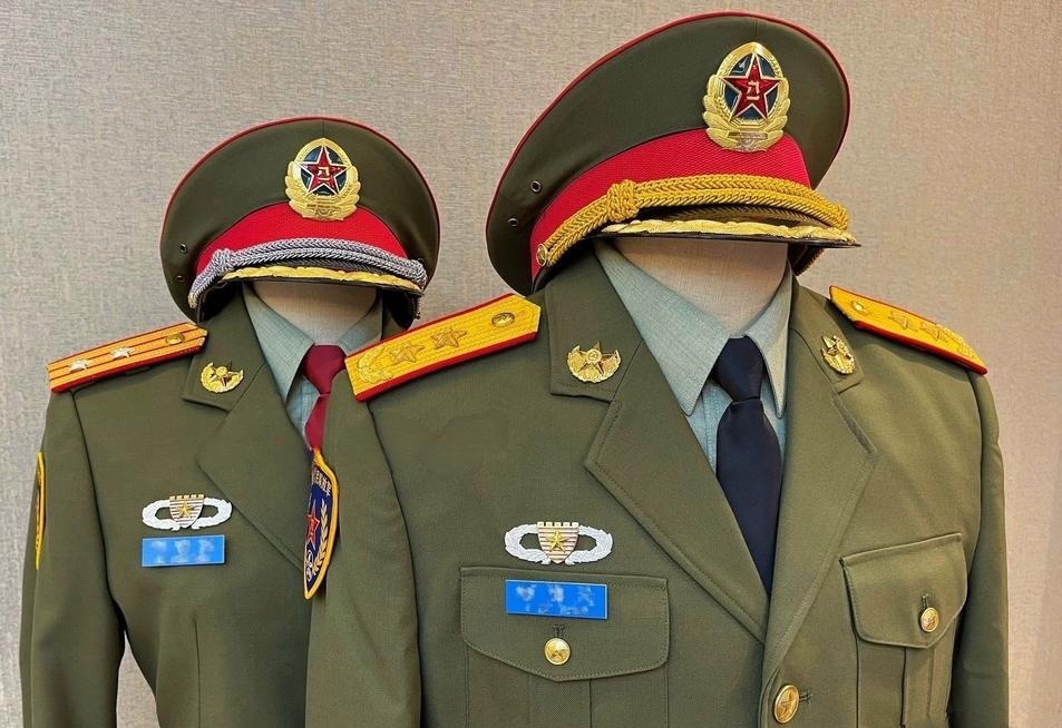 1995年的武警军装，荣耀与担当的象征，1995年武警军装，荣耀与担当的标志
