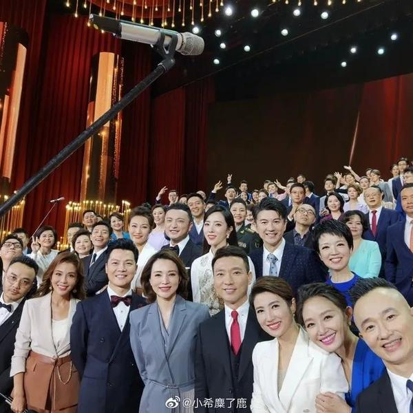 央视盛大晚会，108位主持人共襄盛举，央视盛大晚会，百位主持人共襄盛举之夜