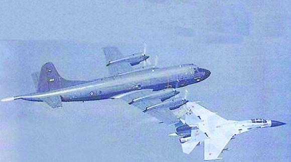 苏-27战斗机,优雅与力量的完美结合——为什么它如此好看?,苏-27战斗机,优雅与力量的视觉盛宴——探究其独特魅力