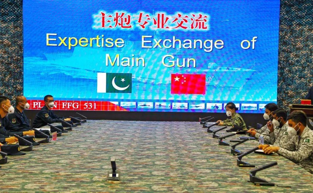 上海吴淞军港内的军舰风采，上海吴淞军港内军舰风采展示