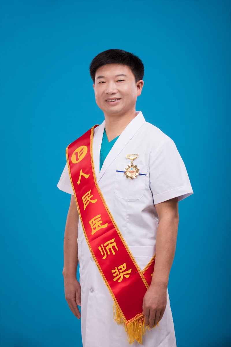 何志军，时代的楷模，引领前行的力量，何志军，时代楷模，引领时代前行之力