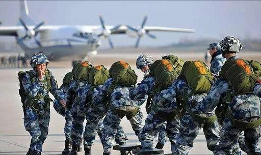 空降兵第15军军长，铁血指挥，铸就英雄之师，铁血指挥铸就英雄之师，空降兵第15军军长风采