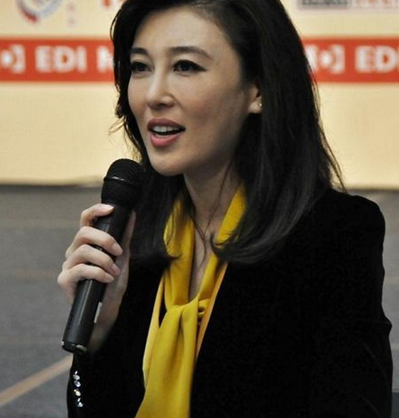 今晚海峡两岸直播，共赏文化盛宴，共叙两岸情深，海峡两岸直播之夜，共赏文化盛宴，共叙深情厚谊