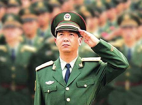 独臂英雄丁晓兵，战场上的坚韧与荣耀，独臂英雄丁晓兵，战场上的坚韧与荣耀之路