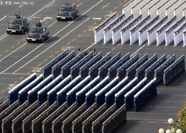 阅兵仪式上的队列方阵，展现国家力量与荣耀，阅兵仪式上的队列方阵，展现国家力量与荣耀的壮丽画卷