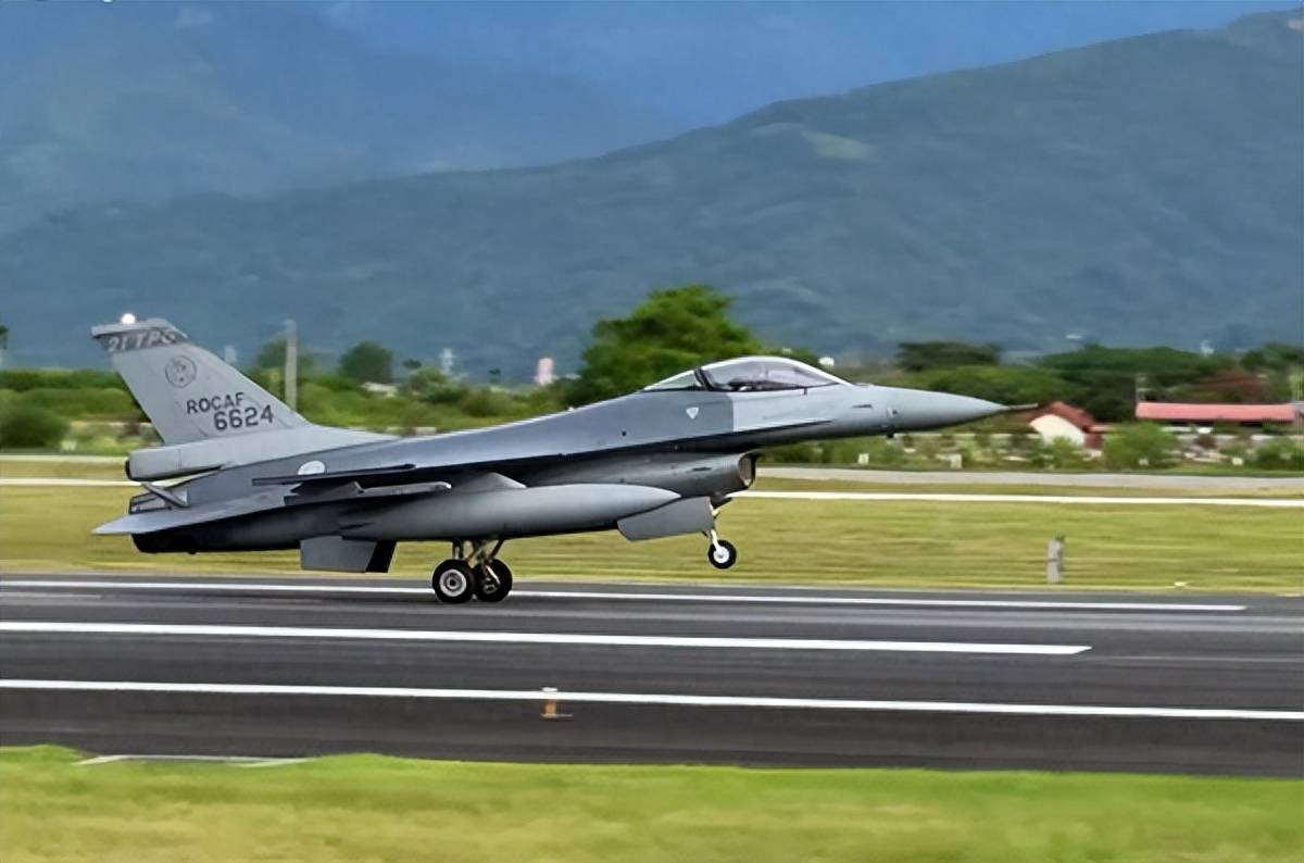 探究F-16V与歼-20，两种战斗机的对比与探讨，F-16V与歼-20战斗机，对比与探讨