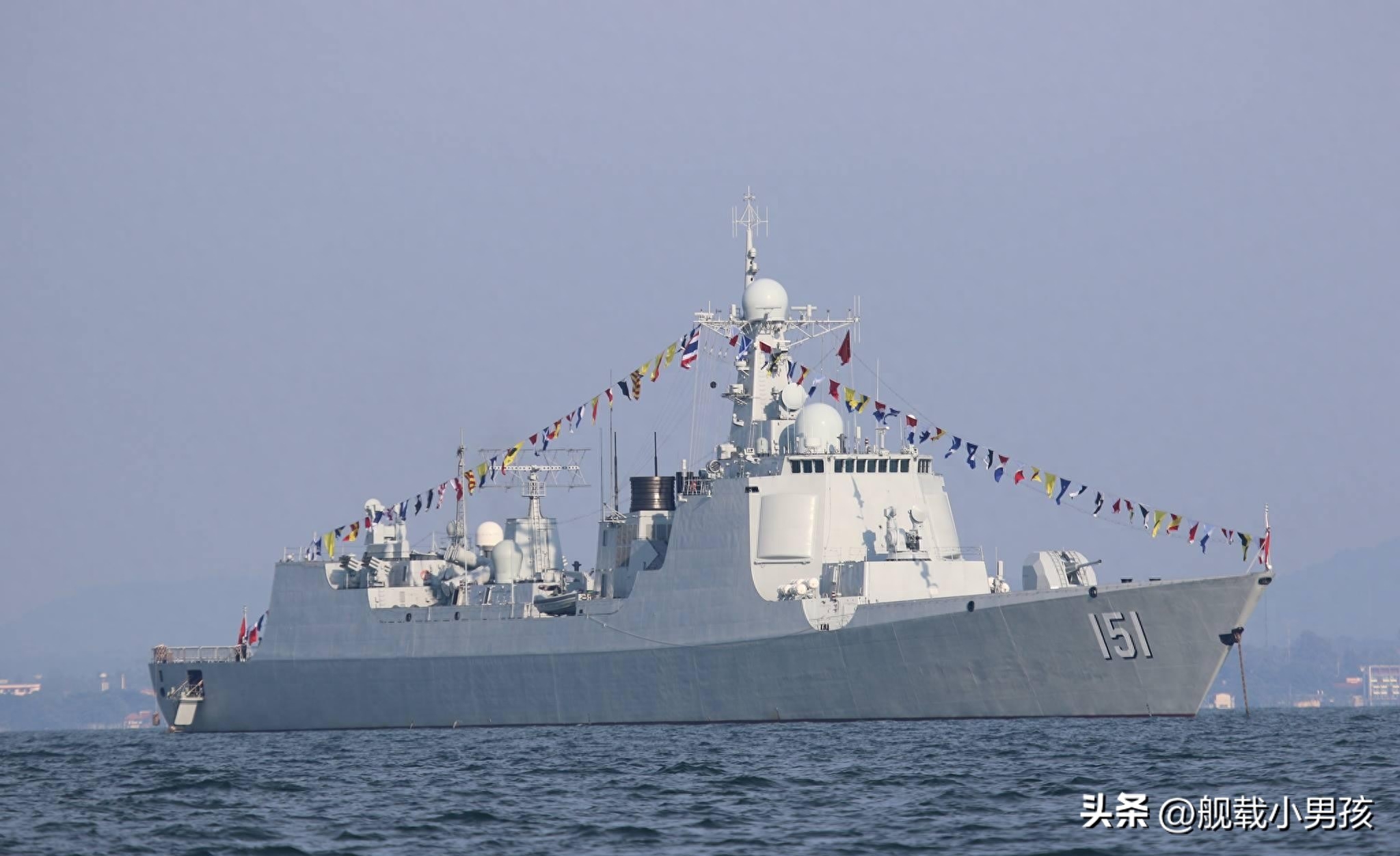 中国海军2023年舰艇一览表，强大的海上力量展现，中国海军2023年舰艇一览表，展现强大的海上力量