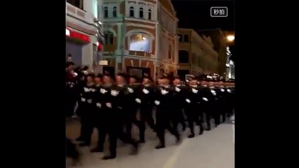 俄罗斯胜利日阅兵中的列兵风采,2015年的荣耀时刻,俄罗斯胜利日阅兵,列兵风采展现荣耀时刻(2015年)