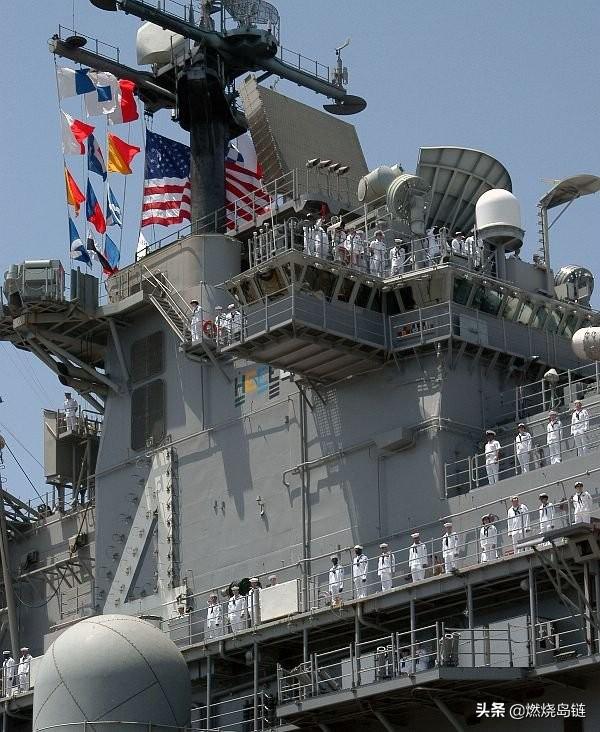 黄蜂级两栖攻击舰的主要能力,现代海军力量的典范,黄蜂级两栖攻击舰,现代海军力量的典范与主要能力展示