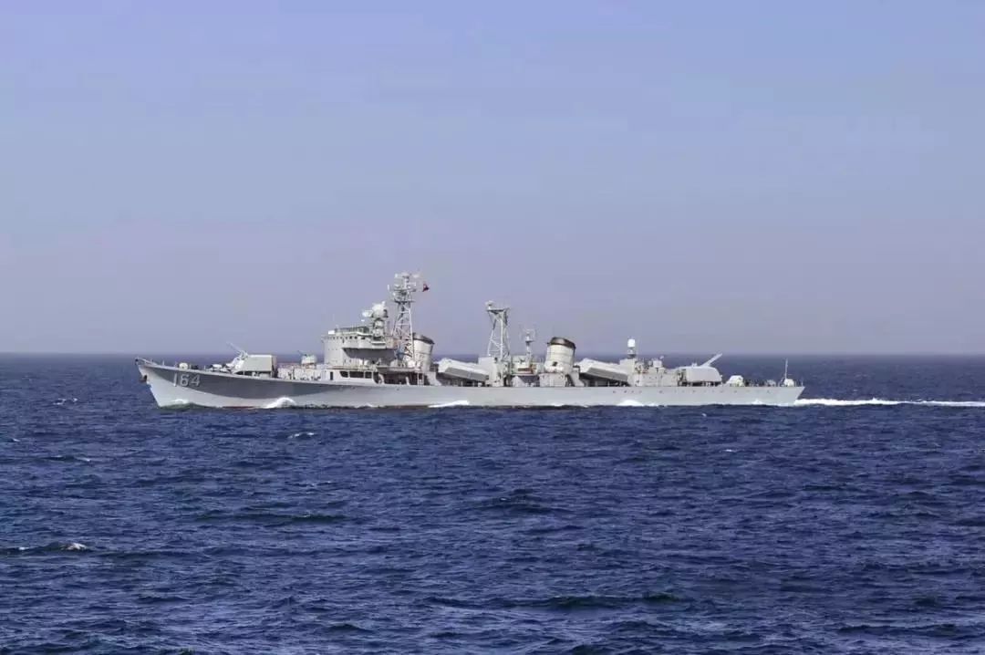 中国海军新里程碑,164舰正式入列,中国海军新里程碑,164舰正式入列启航
