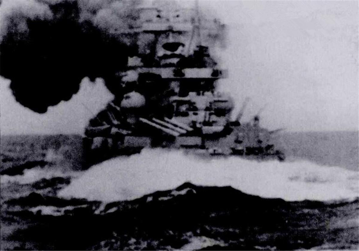 战列舰开火,海洋上的钢铁巨兽展现惊人威力,战列舰震撼开火,海洋巨兽展现磅礴威力