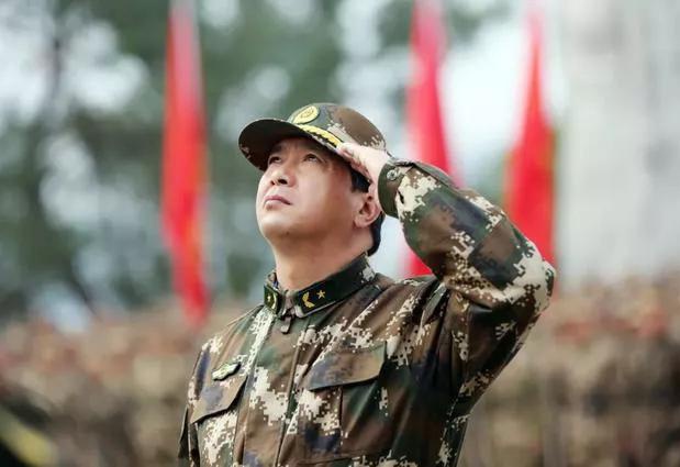 丁晓兵英雄现任职务,时代标杆与民族精神的典范,丁晓兵,时代标杆与民族精神典范,英雄现任职务闪耀荣光