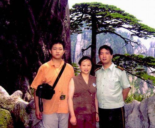 丁晓兵英雄现任职务,时代标杆与民族精神的典范,丁晓兵,时代标杆与民族精神典范,英雄现任职务闪耀荣光