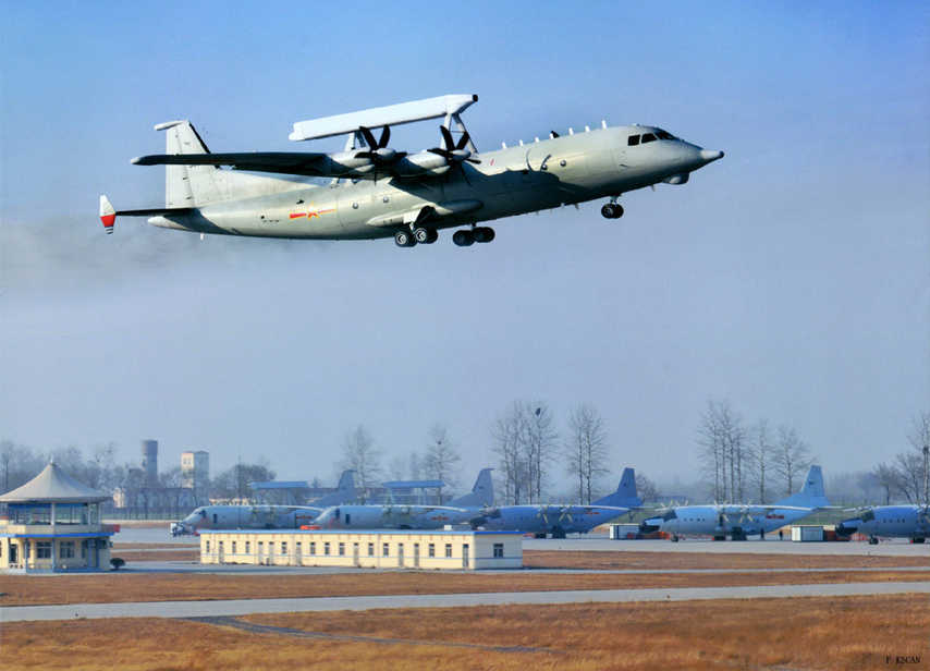 直-18预警机与编队间的距离掌控,现代海空领域的战略之眼,直-18预警机,现代海空领域的战略之眼——编队距离掌控的艺术