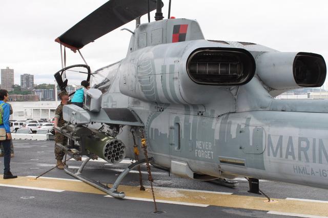 黄蜂级两栖攻击舰舰桥内部揭秘,黄蜂级两栖攻击舰舰桥内部探秘