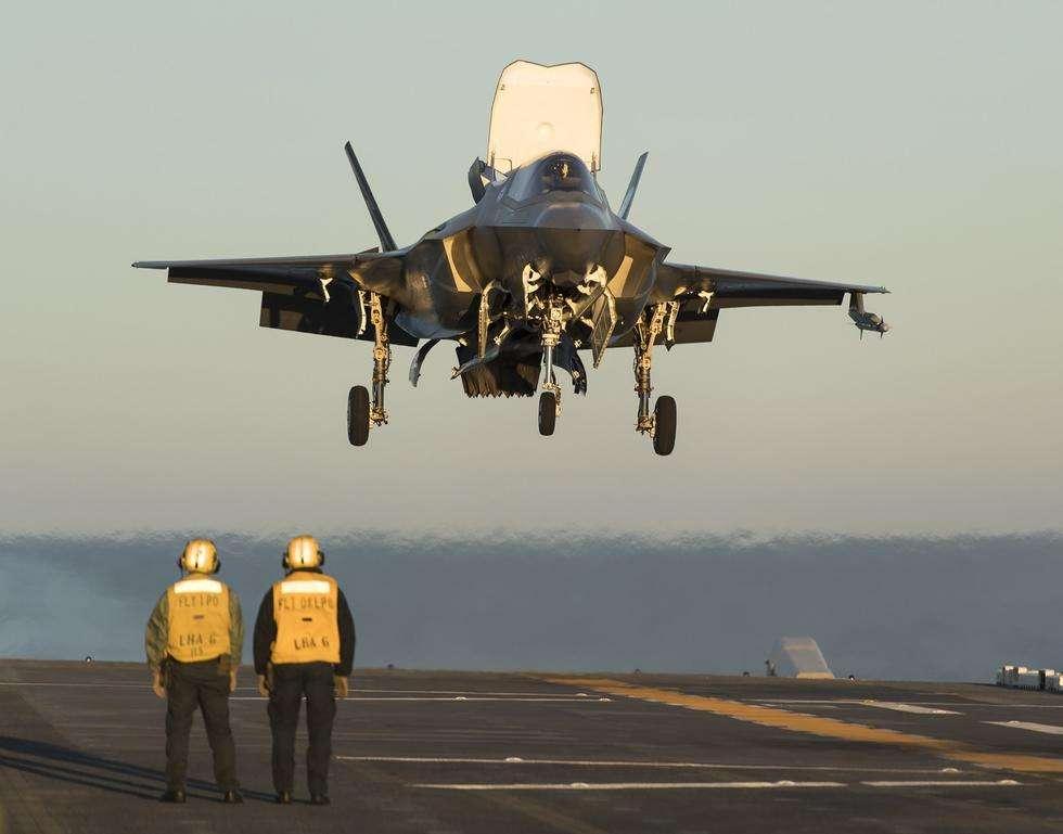 揭秘J-12战斗机，图片展示与解析，揭秘J-12战斗机，图片展示与深度解析