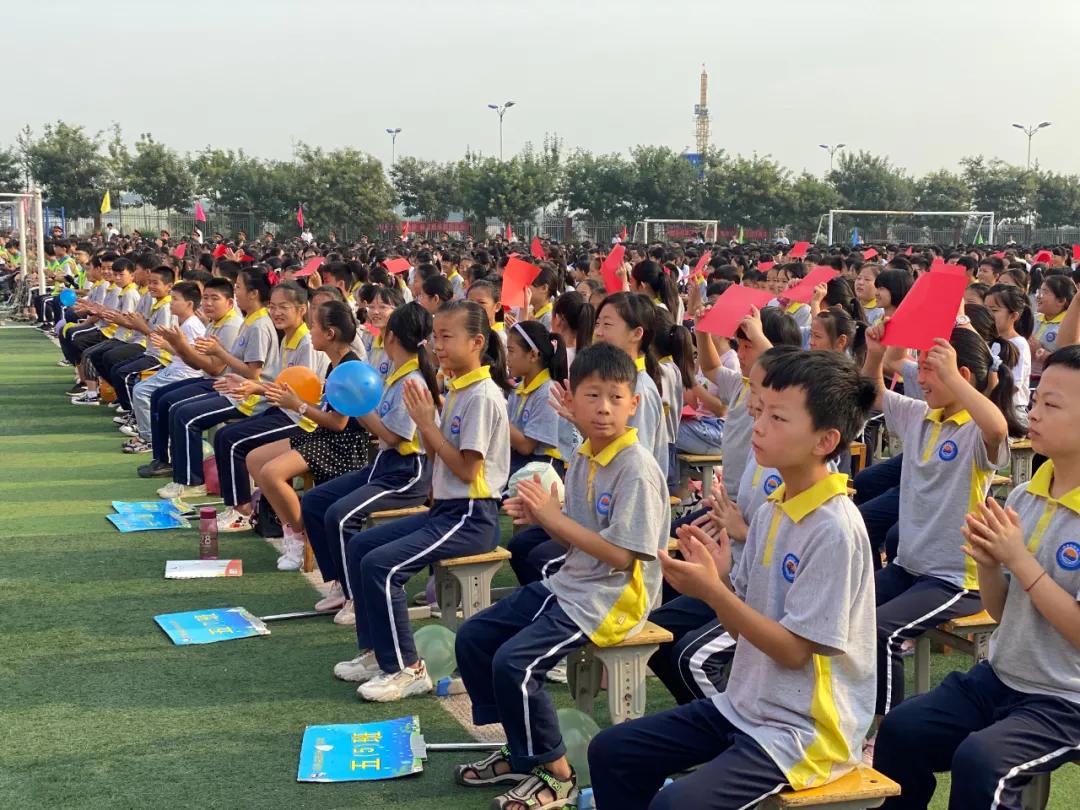 开学第一课,航空母舰的传奇故事,开学第一课,航空母舰传奇之旅的启航