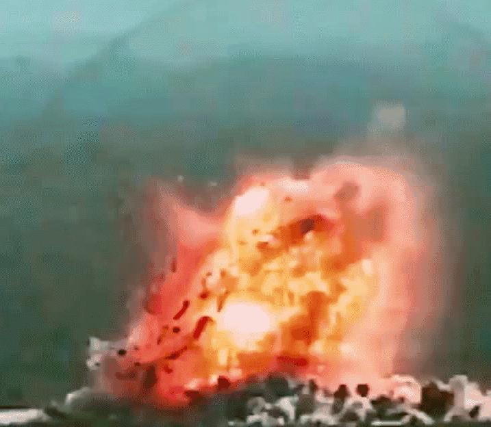 歼-16战斗机的外形特点及其优势分析,歼-16战斗机的外形特点与优势解析