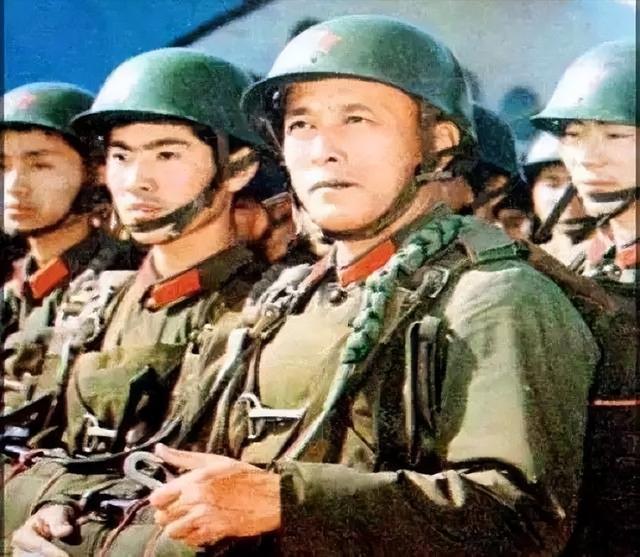 解放军第15空降军的荣耀与担当,解放军第15空降军的荣耀与担当,英勇无畏,使命至上