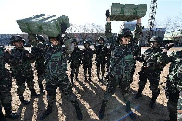 中国女特种兵军装,荣耀与力量的象征,中国女特种兵军装,荣耀与力量的标志