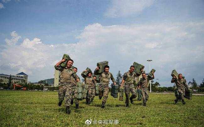 星空迷彩,武警与解放军的共同选择,星空迷彩,武警与解放军的共同选择之荣耀征程
