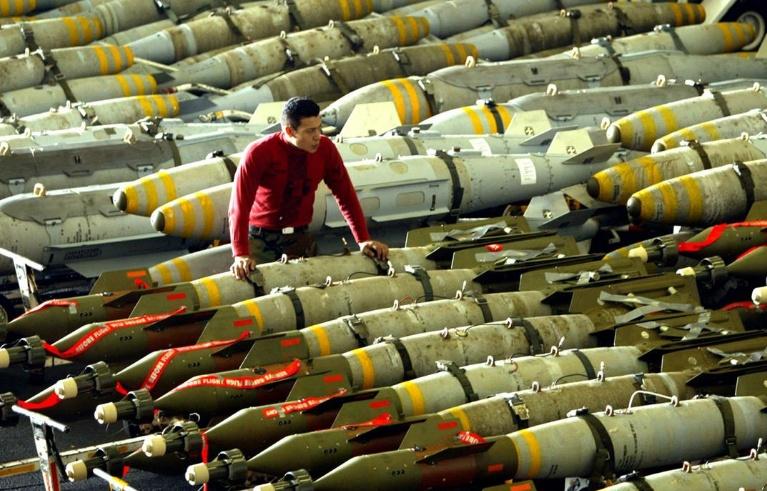 军事新闻中的航空母舰，力量与技术的象征，航空母舰，力量与技术的军事新闻象征