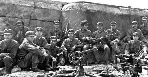 集团军军长和军长谁大的深度解析，集团军军长与军长职位对比的深度解析