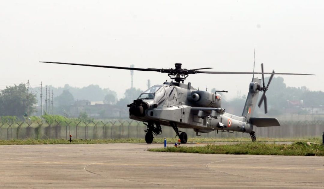 阿帕奇武装直升机参数介绍,阿帕奇武装直升机详细参数介绍