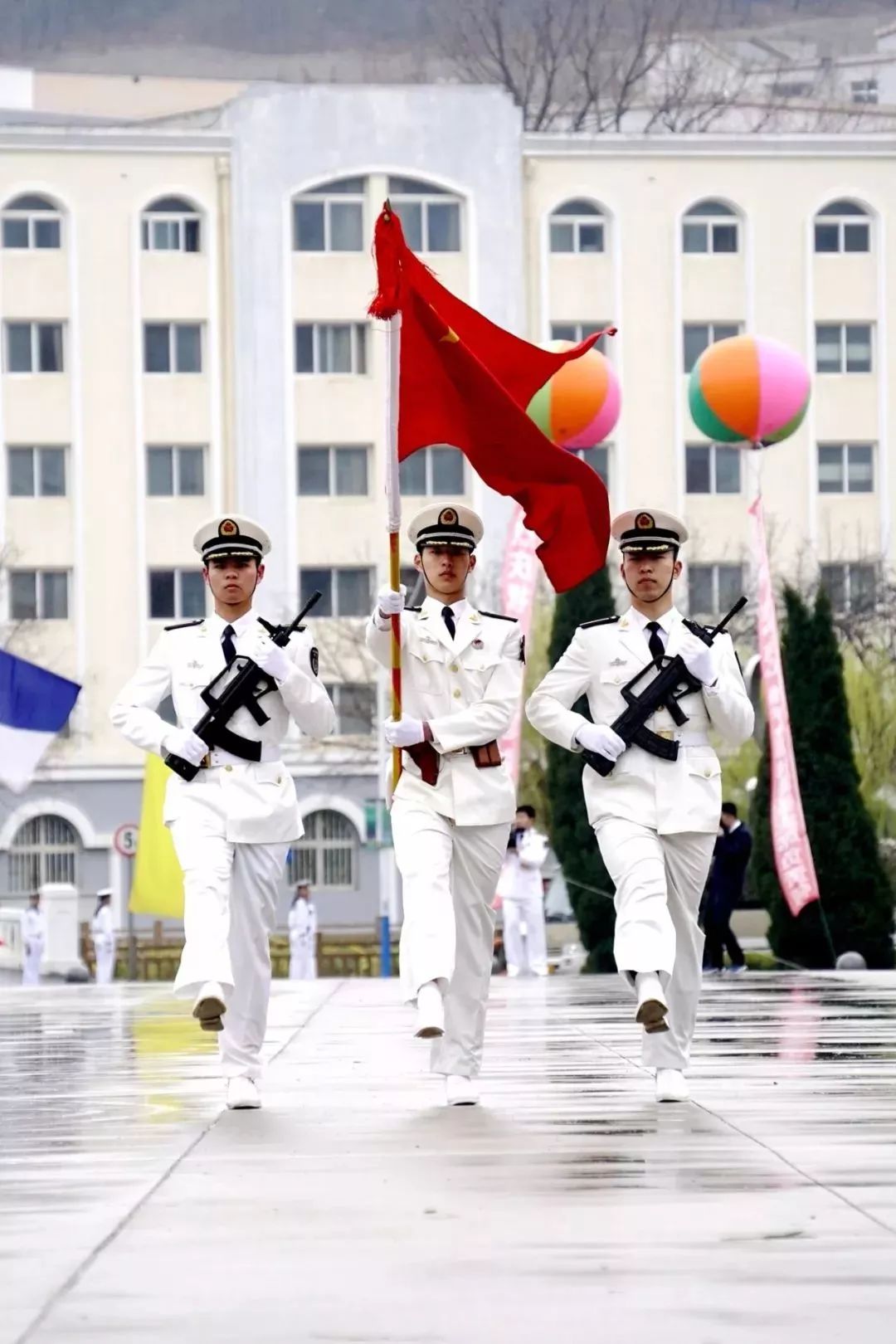 阅兵方阵走路视频,展现荣耀与力量,阅兵方阵震撼步伐,荣耀与力量的展现