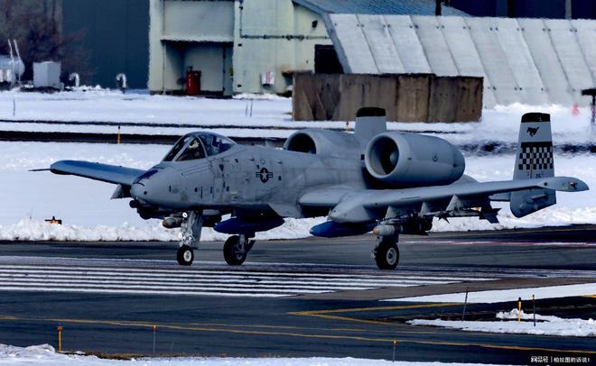 美国A-10雷霆战机退役，一段历史与传奇的落幕，美国A-10雷霆战机退役，传奇战机的历史落幕