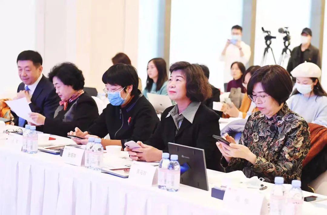 国际时事新闻2021简短概览，国际时事新闻概览 2021年简短回顾