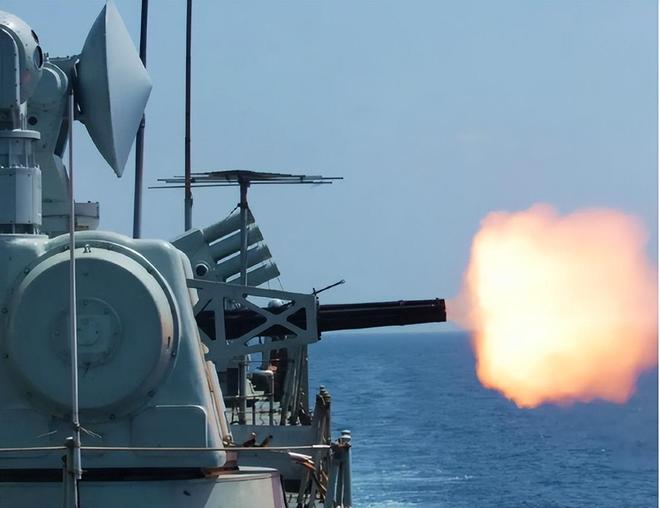 中国海军舰艇的守护神,1130近防炮的研发历史,中国海军舰艇守护神,揭秘1130近防炮研发历程