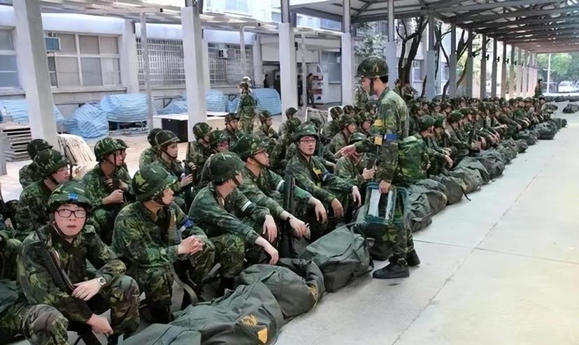 空军一号，2024年美国动作大片的巅峰之作，空军一号，揭秘美国动作大片的巅峰之作