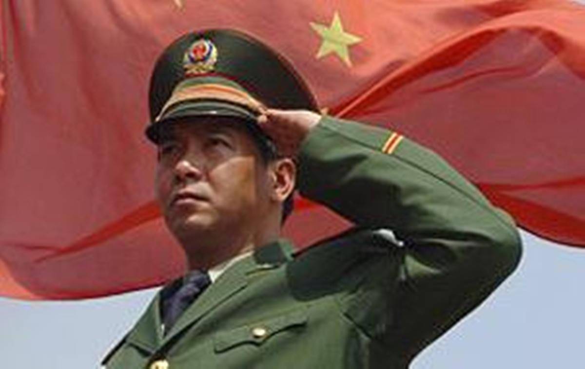 丁晓兵与丁盛,两代军人的荣耀与传承,两代军人的荣耀与传承,丁晓兵与丁盛的故事