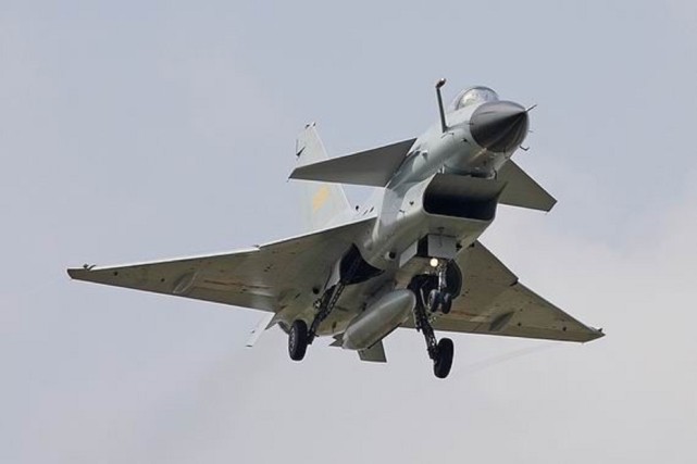 歼-10战斗机价格揭秘,成本与价值的权衡,揭秘歼-10战斗机价格,成本与价值的较量