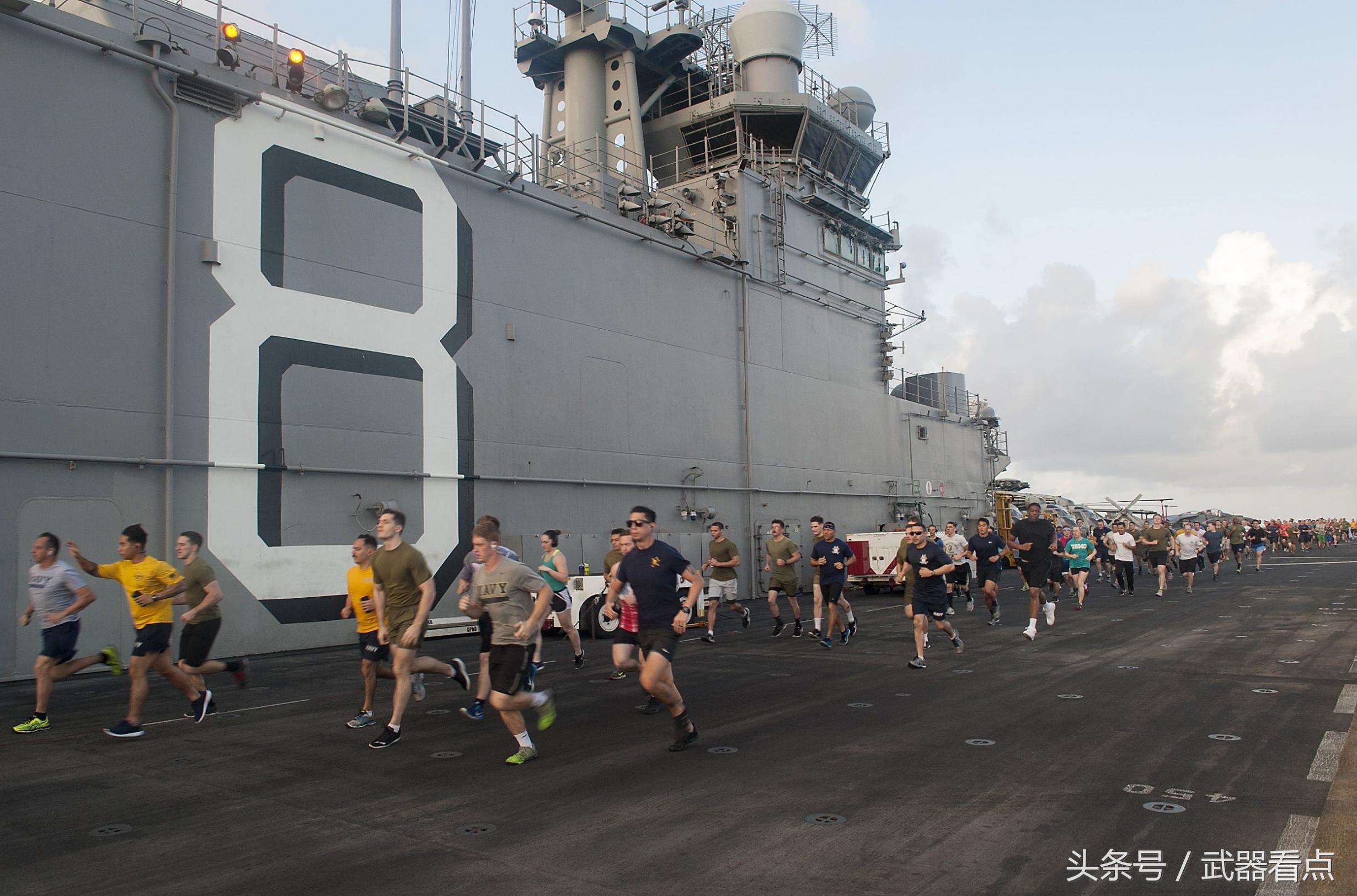 黄蜂级两栖攻击舰图,揭示现代海军力量的重要象征,黄蜂级两栖攻击舰图解,现代海军力量的标志性象征