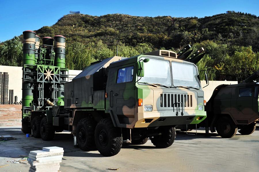 红旗-12防空导弹与S-400系统,性能比较与选择考量,红旗-12防空导弹与S-400系统,性能比较及选择考量