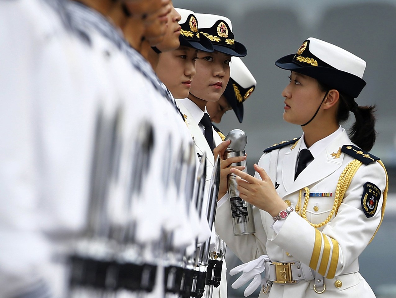 中国人民解放军仪仗队中的女兵与海军风采,图片背后的故事,中国人民解放军仪仗队女兵与海军风采,图片背后的故事展示