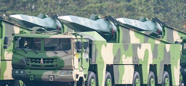 参观东风-17导弹,深入了解中国导弹力量的核心,东风-17导弹深度之旅,中国导弹力量的核心揭秘