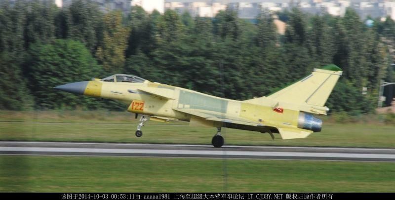 中国新型战斗机歼-16D的服役,空中力量的崭新篇章,中国歼-16D战斗机服役,空中力量迎来崭新篇章