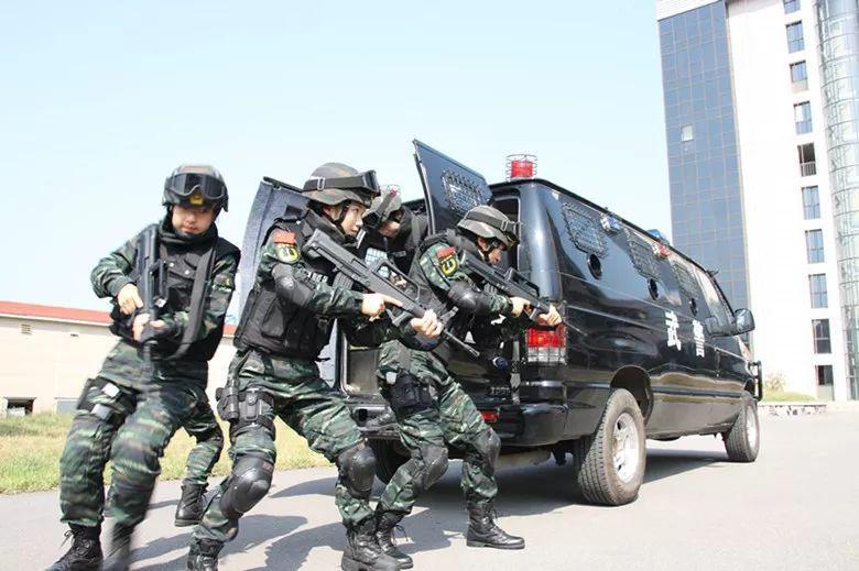 武装警察部队的职能任务，守护国家安全与稳定的坚实力量，武装警察部队，守护国家安全与稳定的钢铁长城