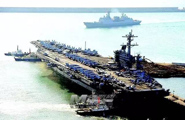 航天母舰构图，探索宇宙的新视界，航天母舰构图，开启宇宙新视界探索之旅